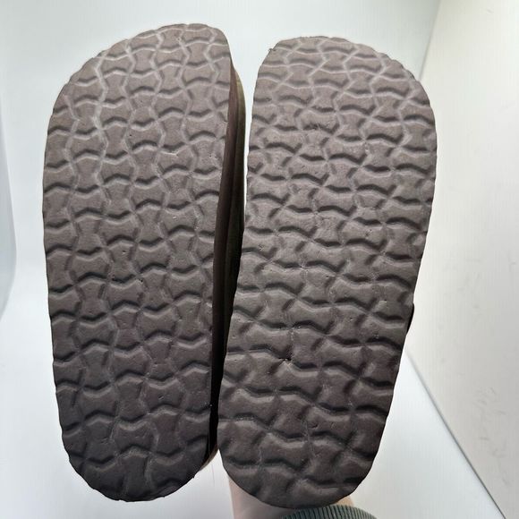 CUSHIONAIRE Women's Cork Footbed Platform Clog 6 OLIVE - Picture 5 of 7